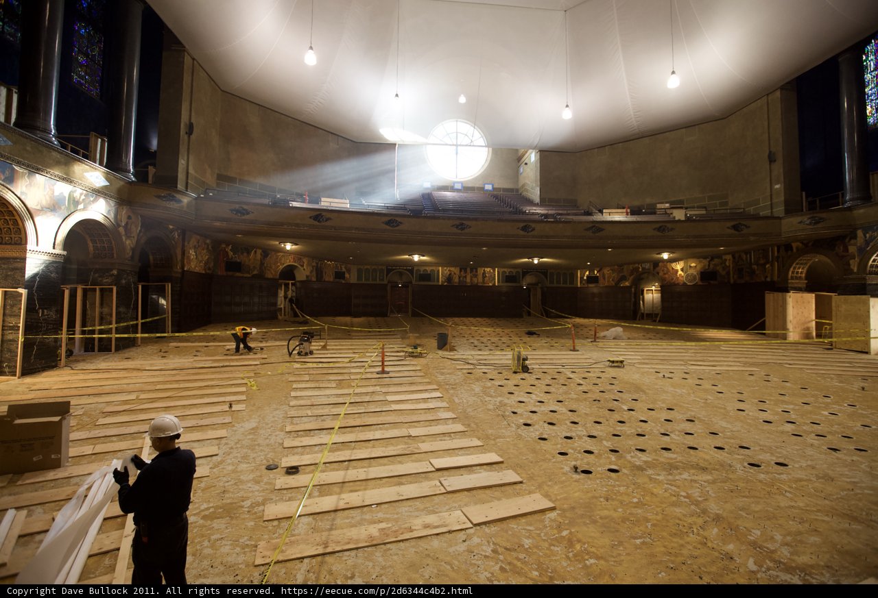 A Grand View from the Wooden-Floor Room