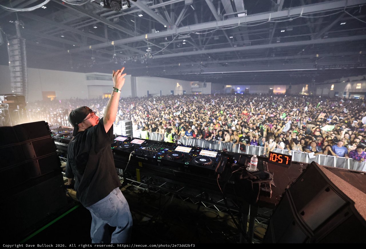 DJ Commands Massive Indoor Festival Crowd at Wobbleland
