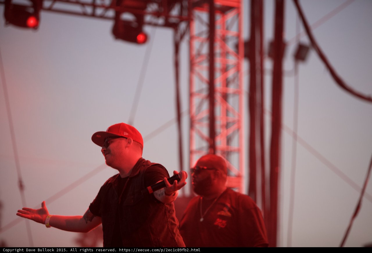 El-P Gesturing with Mike Behind