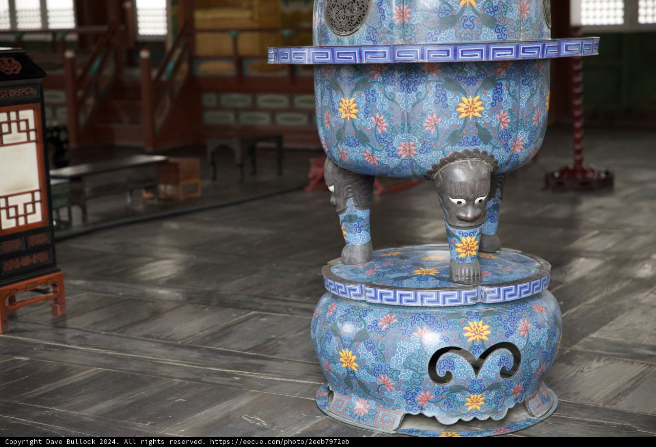 The Majestic Korean Pottery: A Fusion of Craftsmanship and Tradition