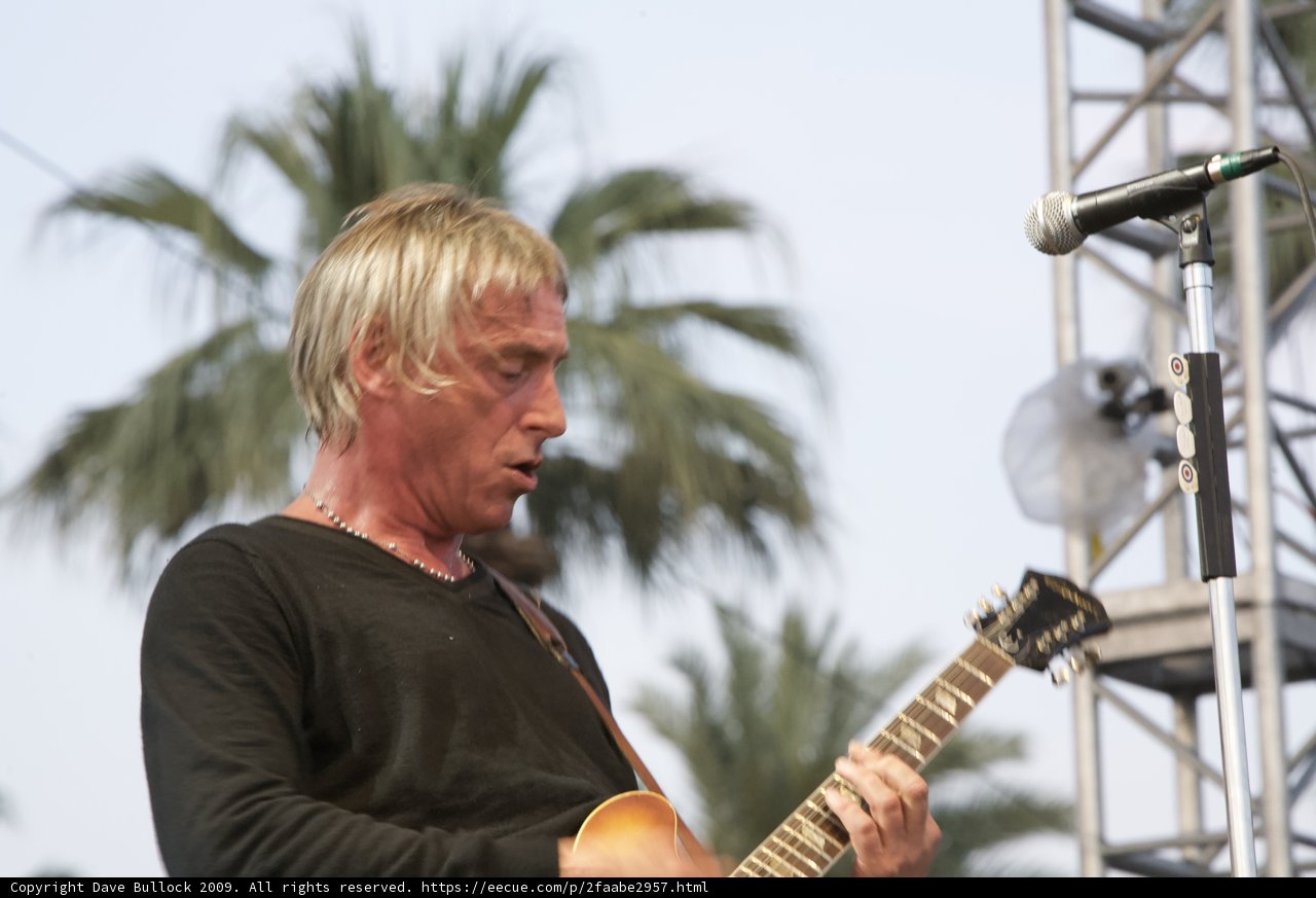 Paul Weller Shreds on His Electric Guitar at Coachella 2009