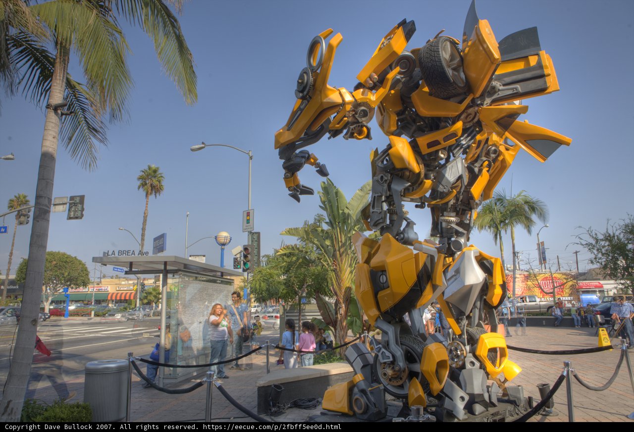 The Giant Robot in the Sunshine