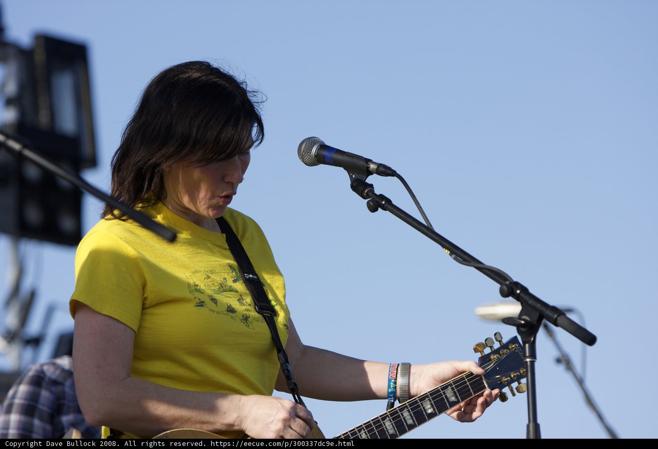 Yellow Shirted Guitarist Rocks 2008 Coachella Festival