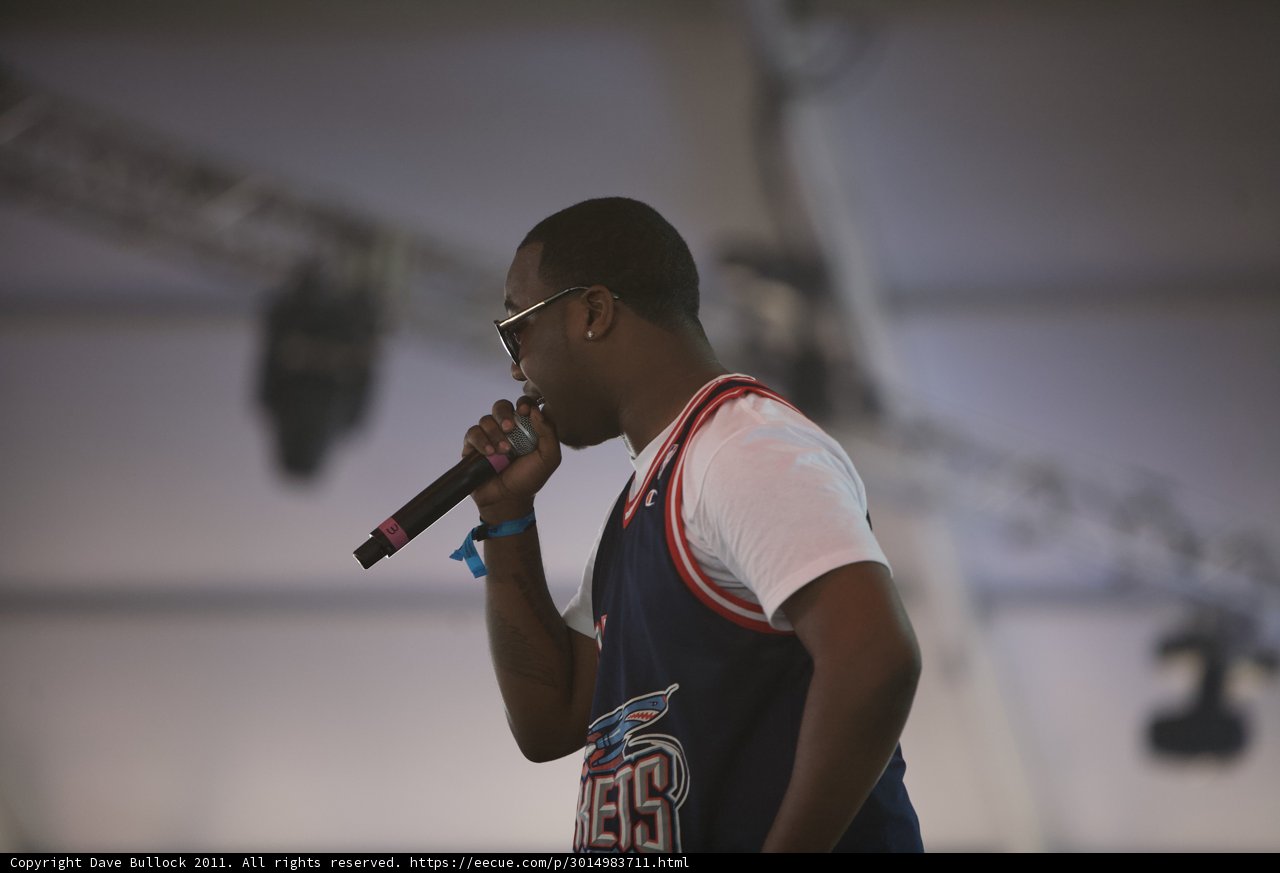 Solo Performance Under the Coachella Sun