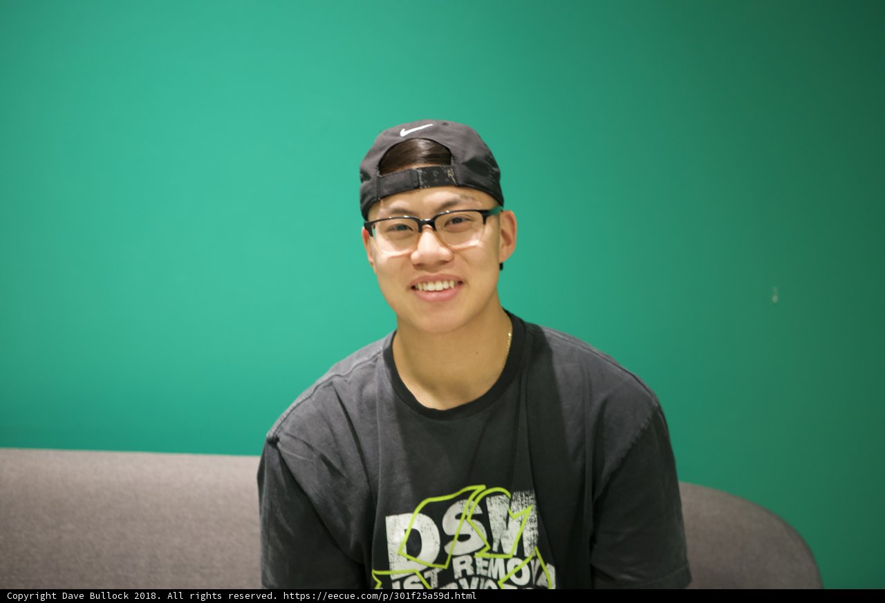Happy Xu Yinchuan in Green Baseball Cap