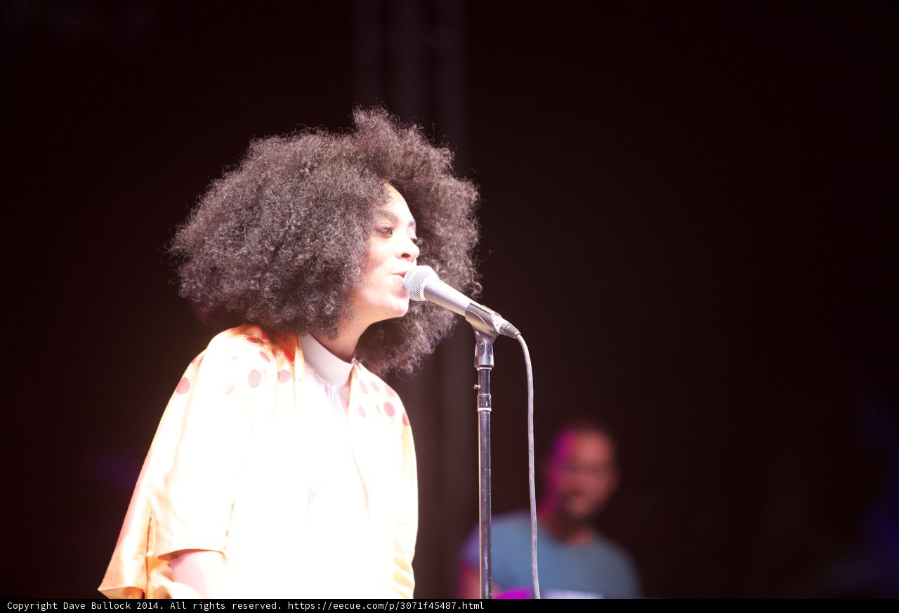 Solange Belting Out Her Hits on Stage