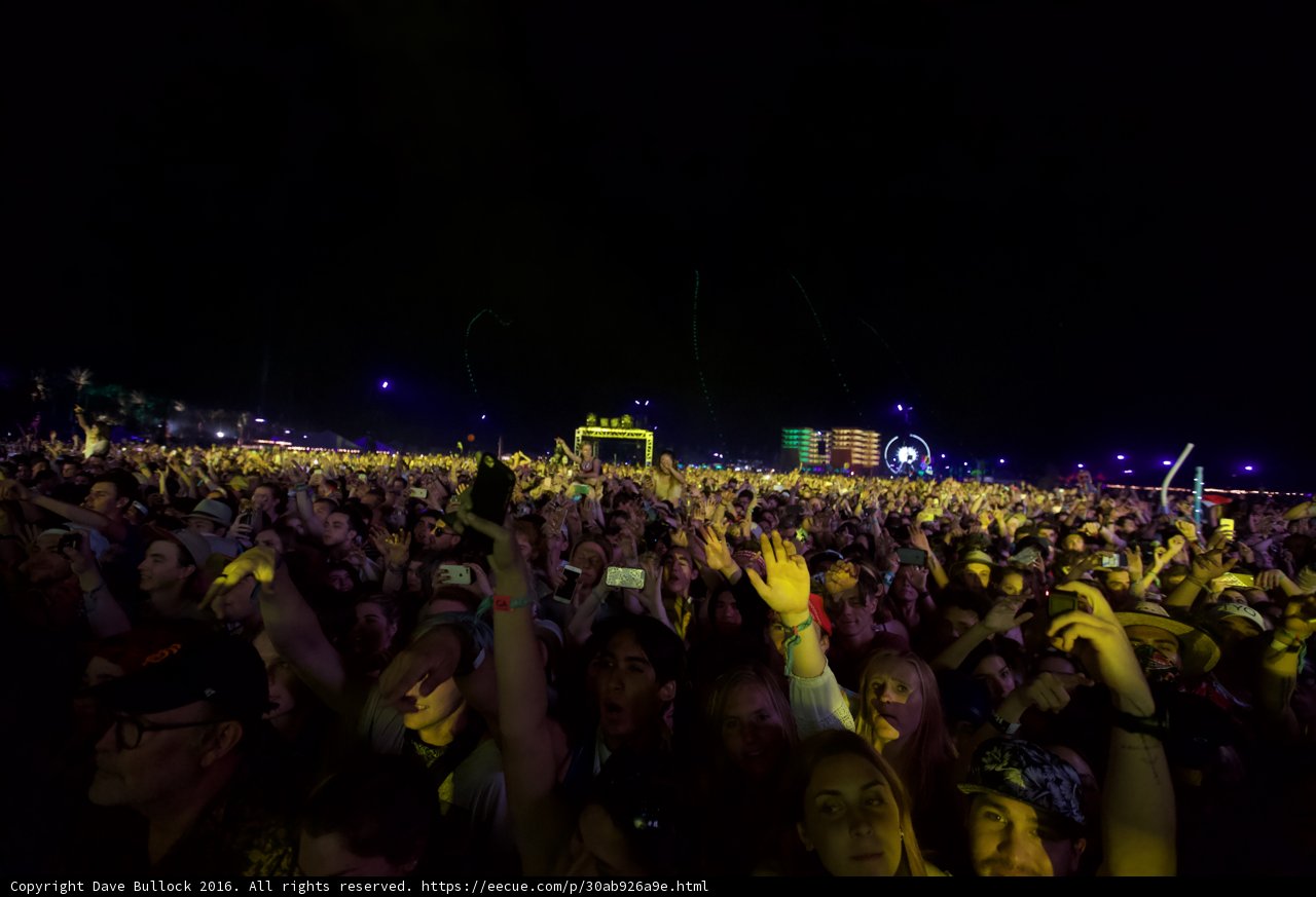 Coachella Music Festival 2016: A Night Sky and a Vibrant Crowd