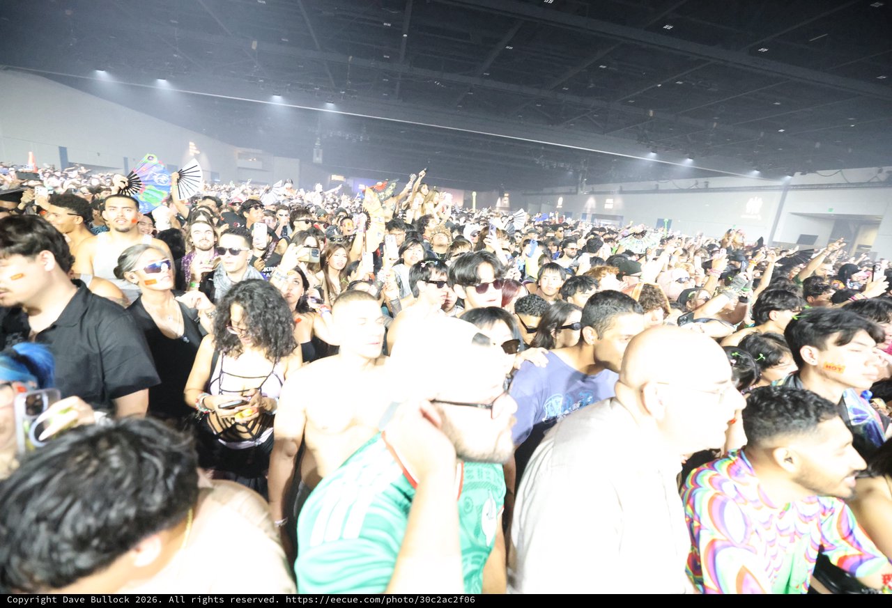 Massive Indoor Crowd Erupts at Wobbleland 2026