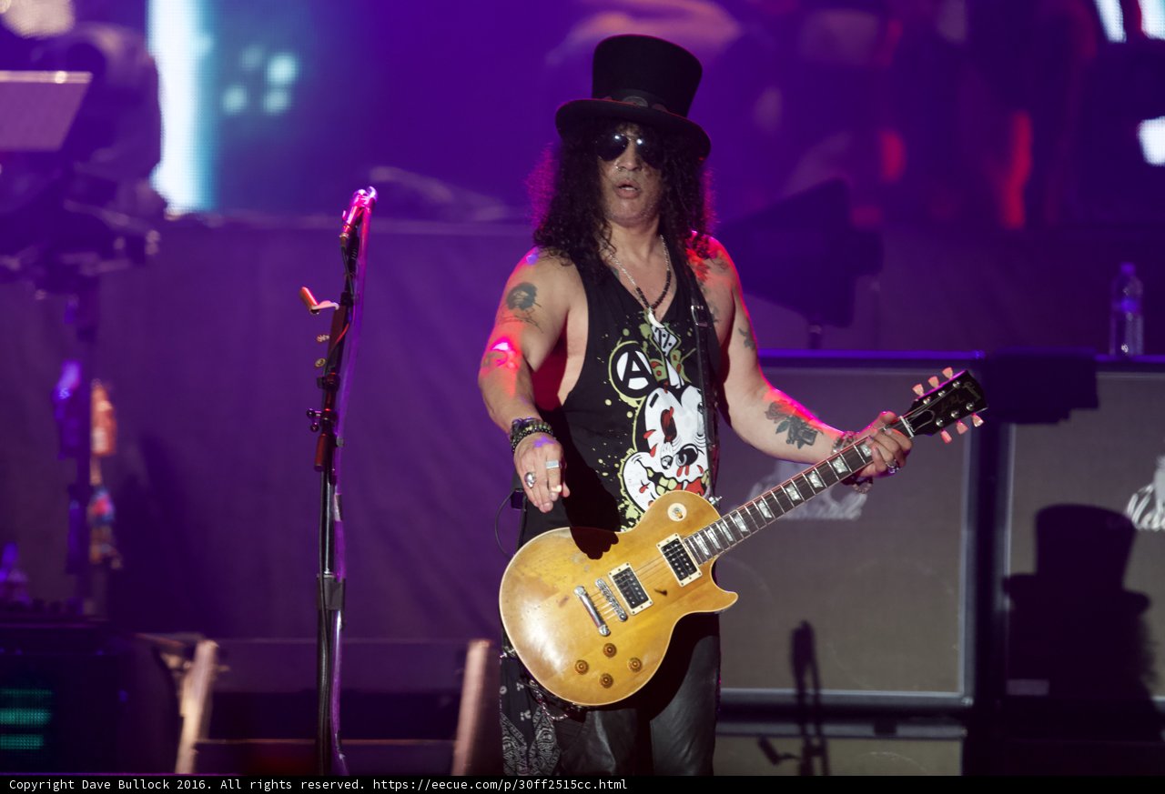 Slash Rocks Atlanta with Guns N' Roses