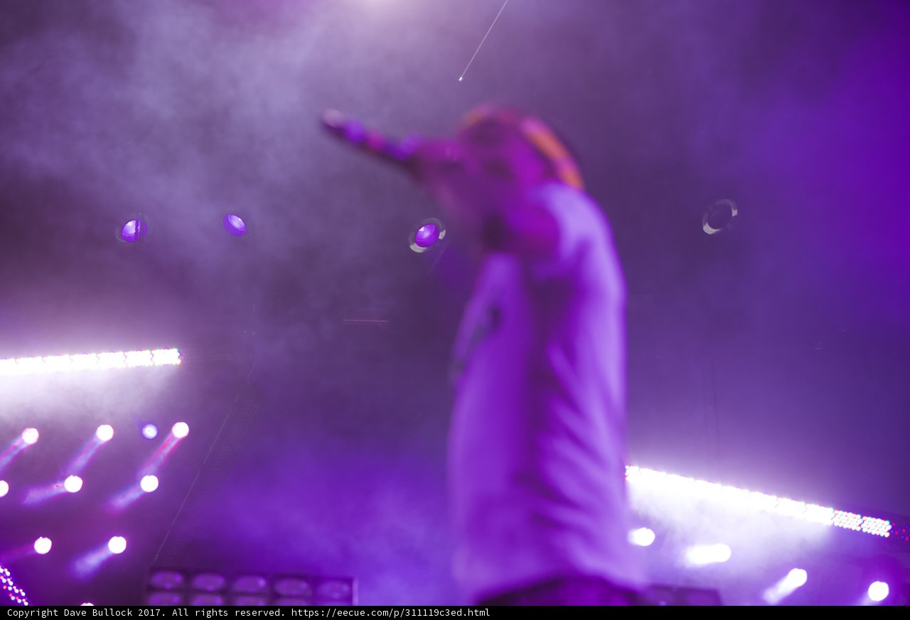 Solo Performance in a Purple Haze