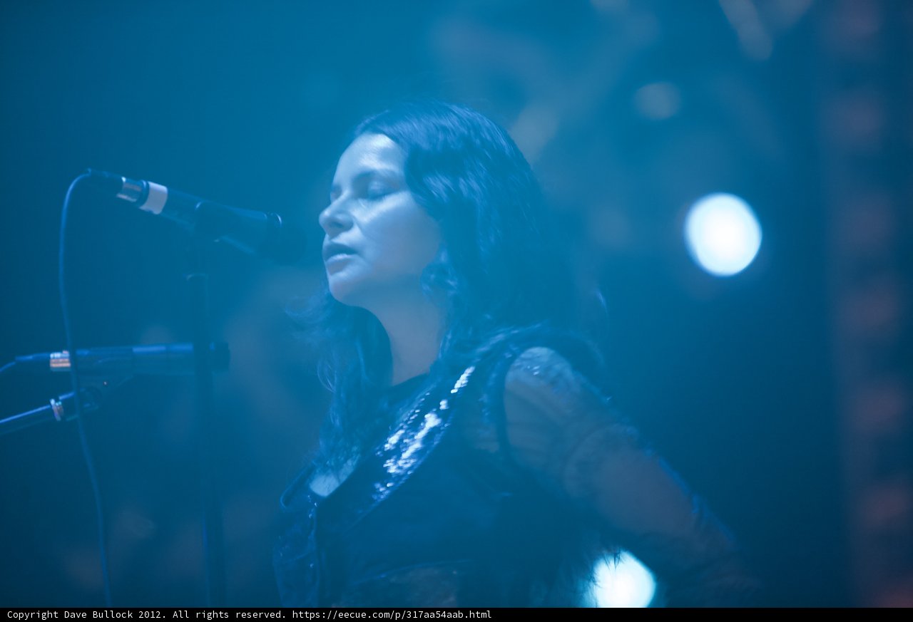 Hope Sandoval rocks Coachella