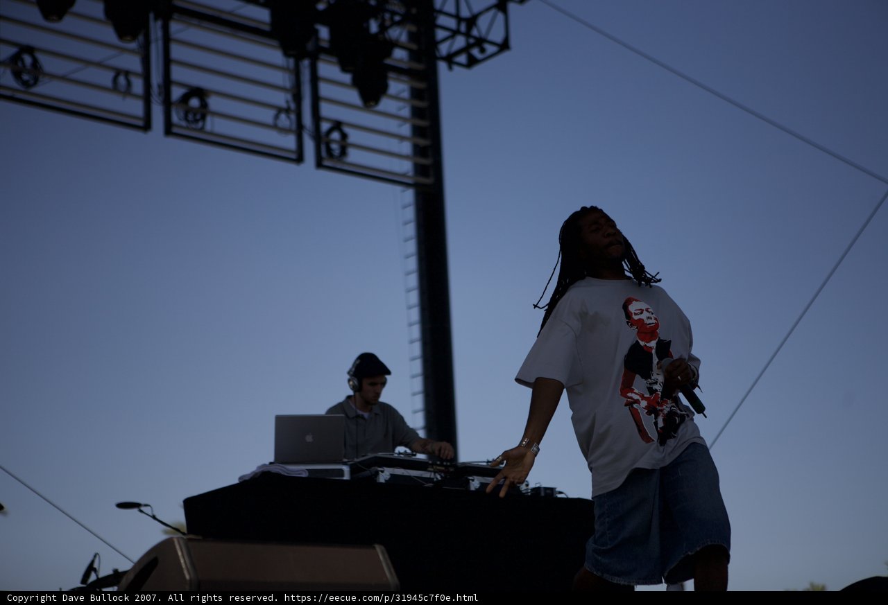 Toki Wright Rocks the Stage with Tech-savvy Performance