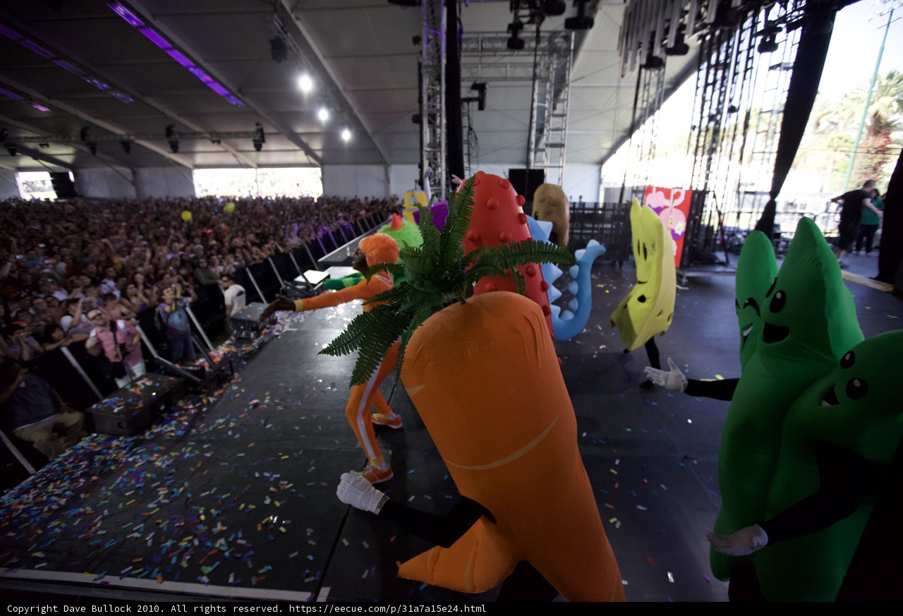 The Wild Friday Crowd at Coachella