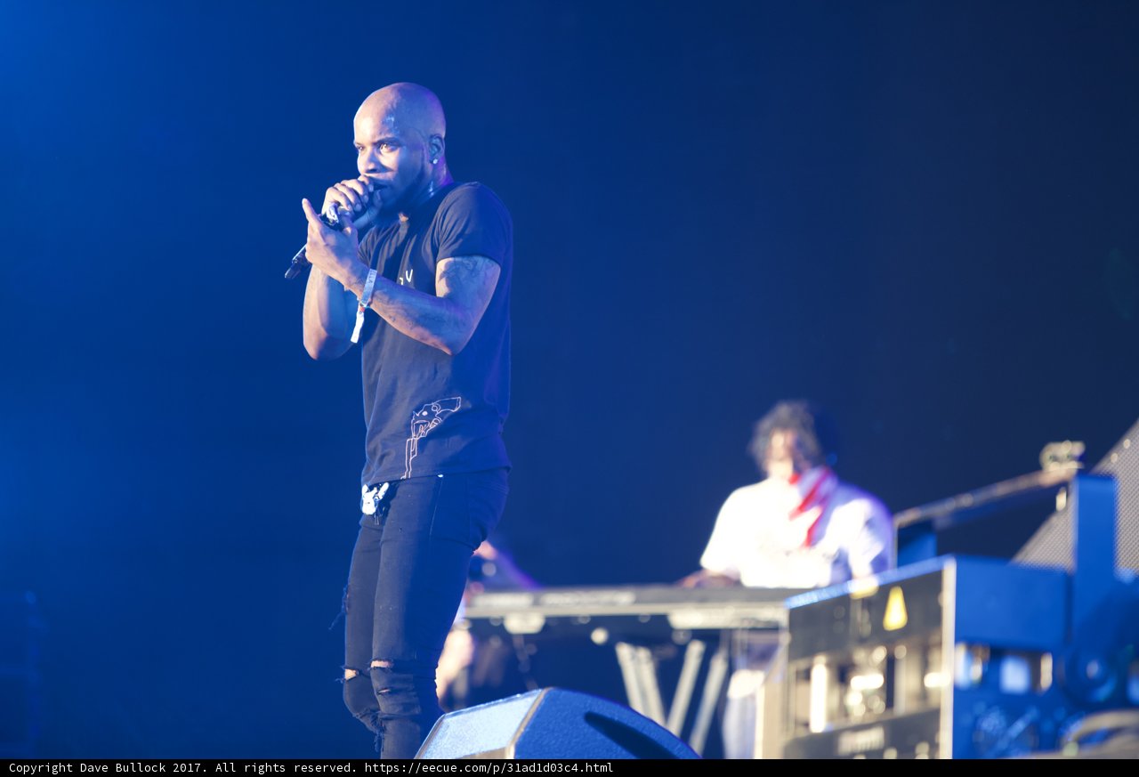 Tory Lanez Rocks Coachella Stage with Electrifying Solo Performance