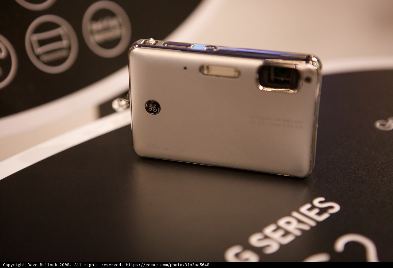 Cutting-Edge Digital Camera for Photographers on-the-go