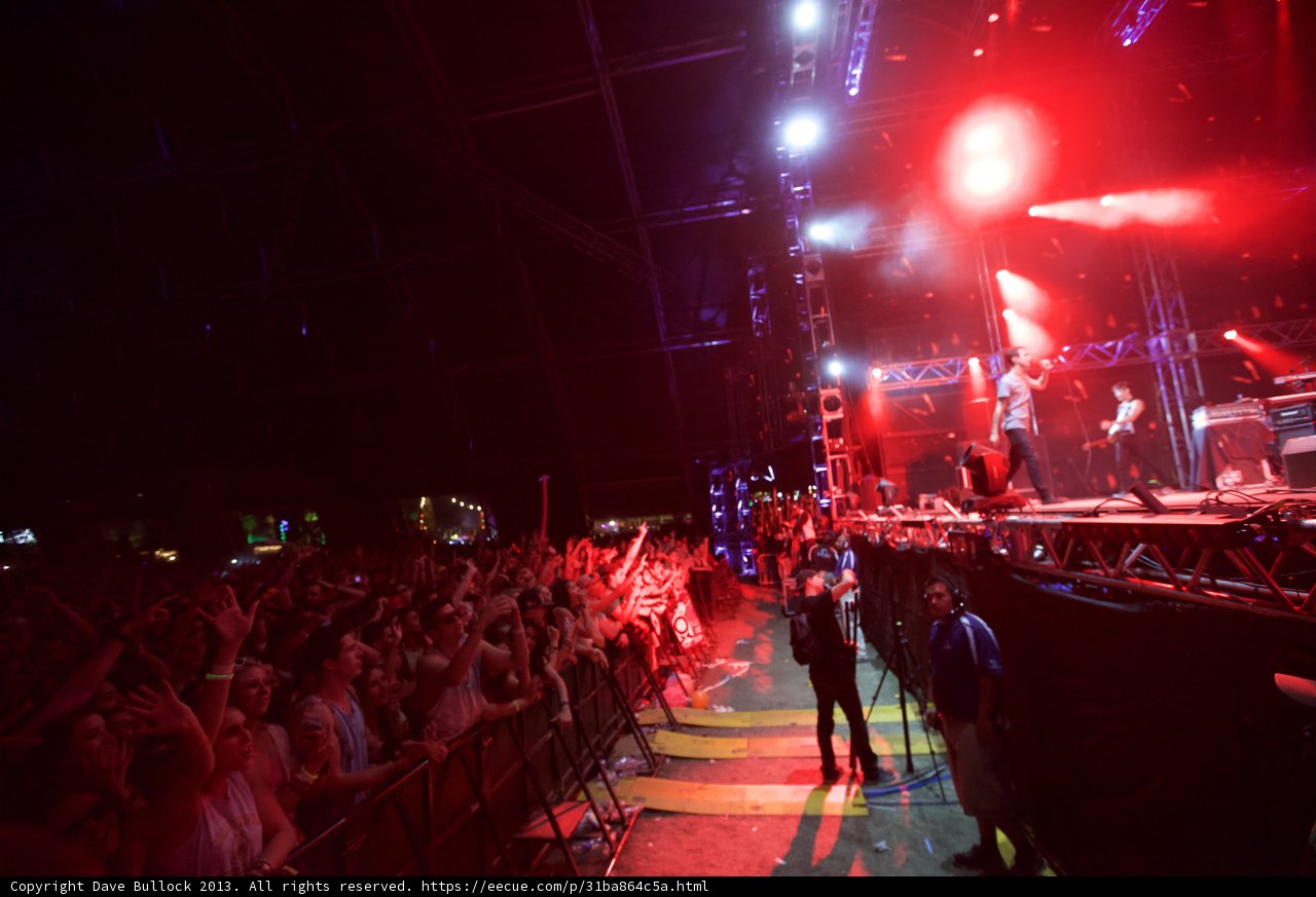 Red Lights and Rocking Crowds