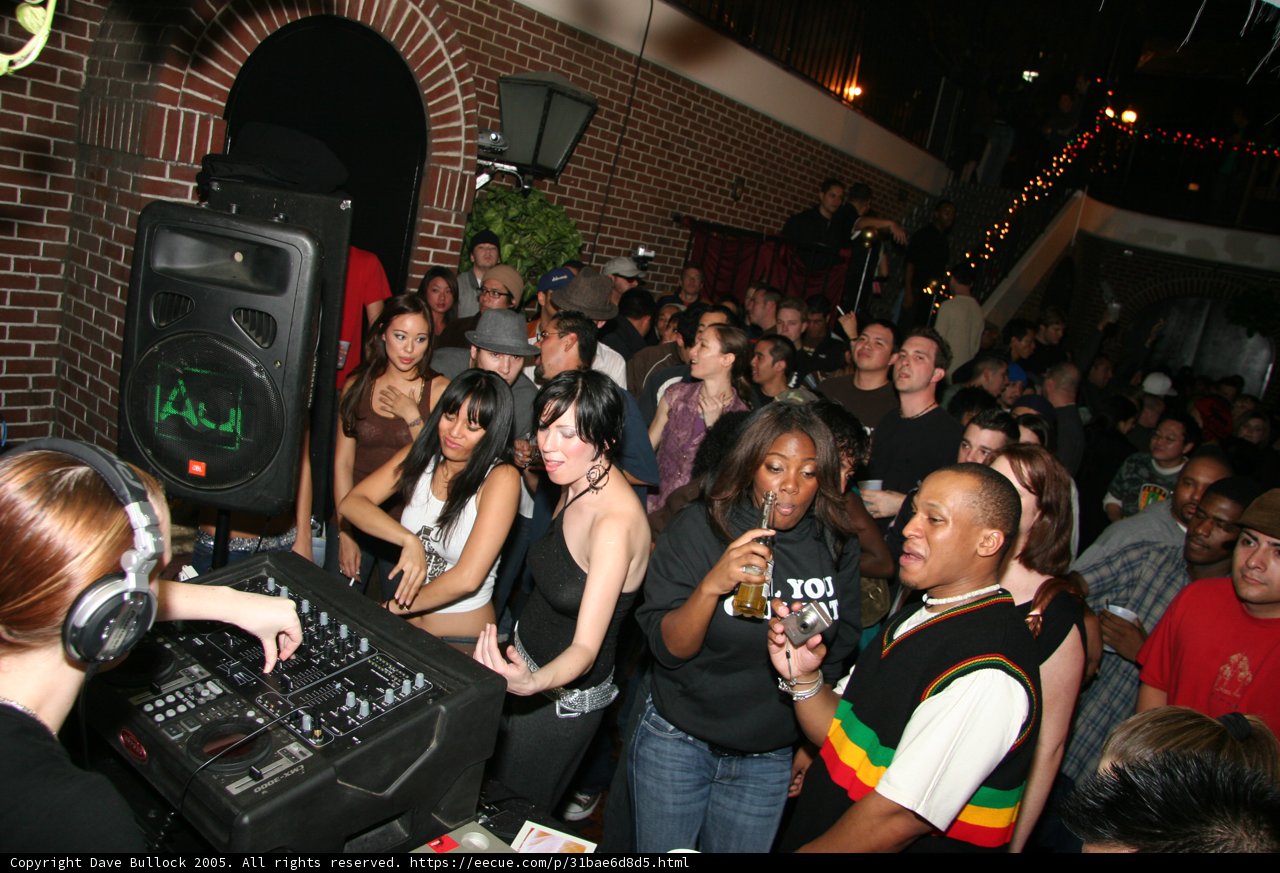Jamming with the Urban Crowd