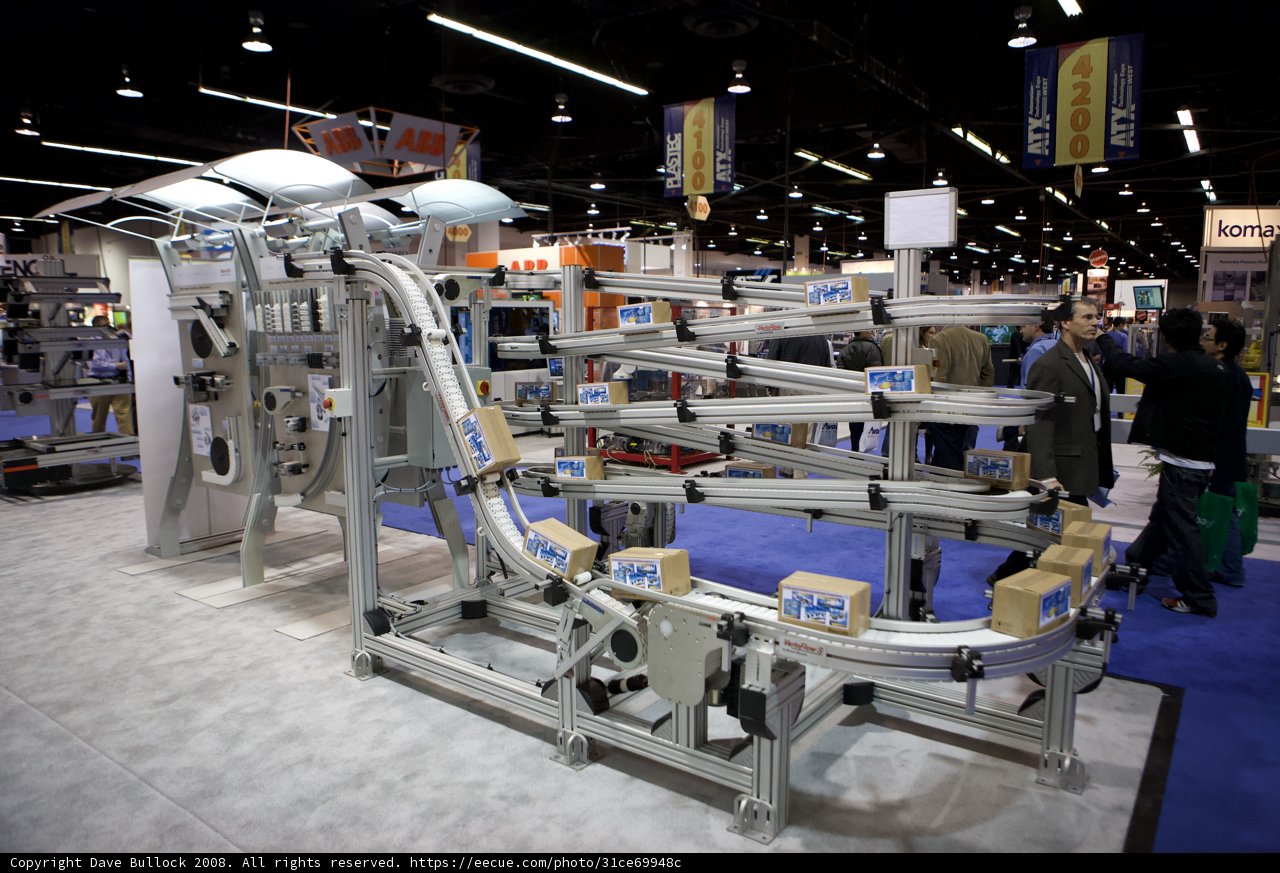 Machines Galore at the 2008 Robot Automation Show