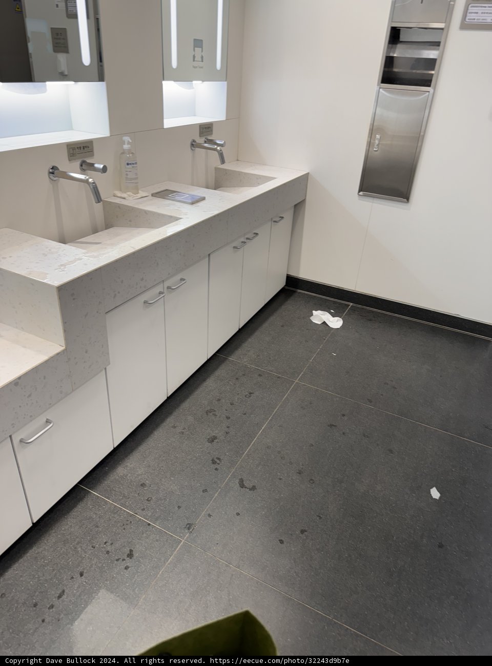 Airport Restroom Chic, Incheon 2024
