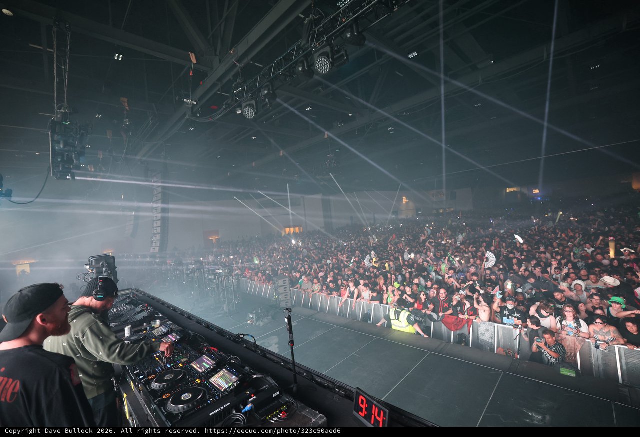 DJ Overlooks Massive Crowd at Wobbleland Festival 2026