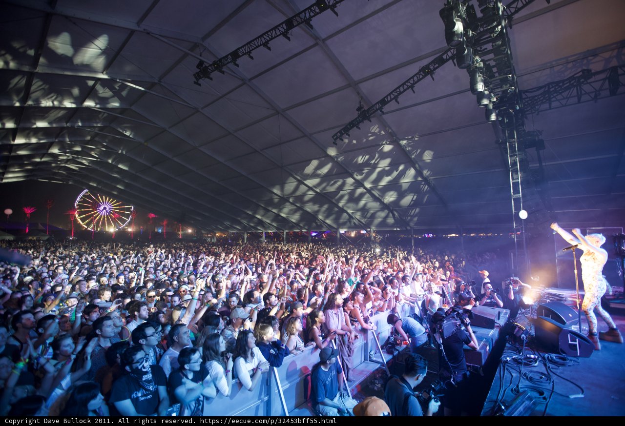 Coachella 2011: A Sea of Fans Rocking to the Music