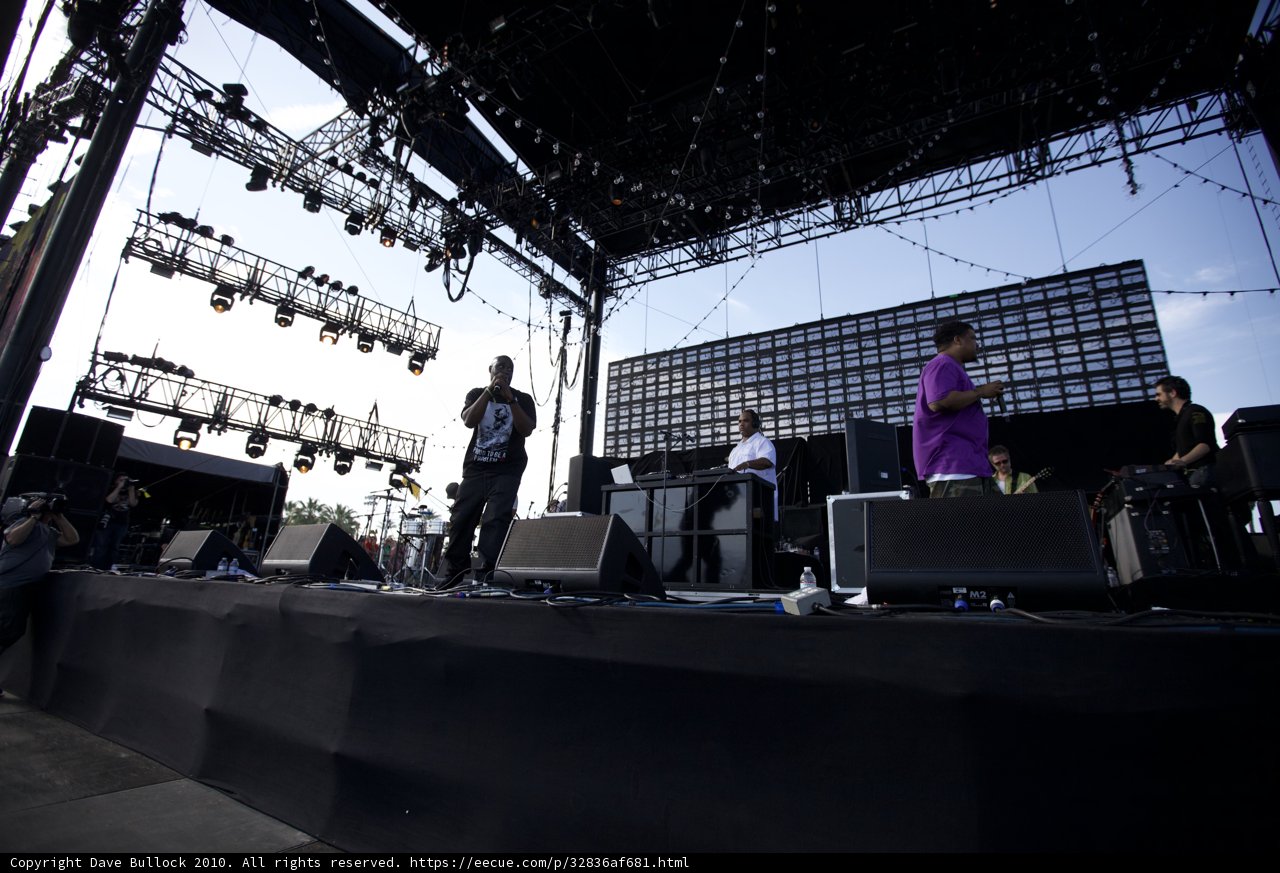 Coachella Sunday Crowd Rocks to David Jude Jolicoeur and Vincent Mason