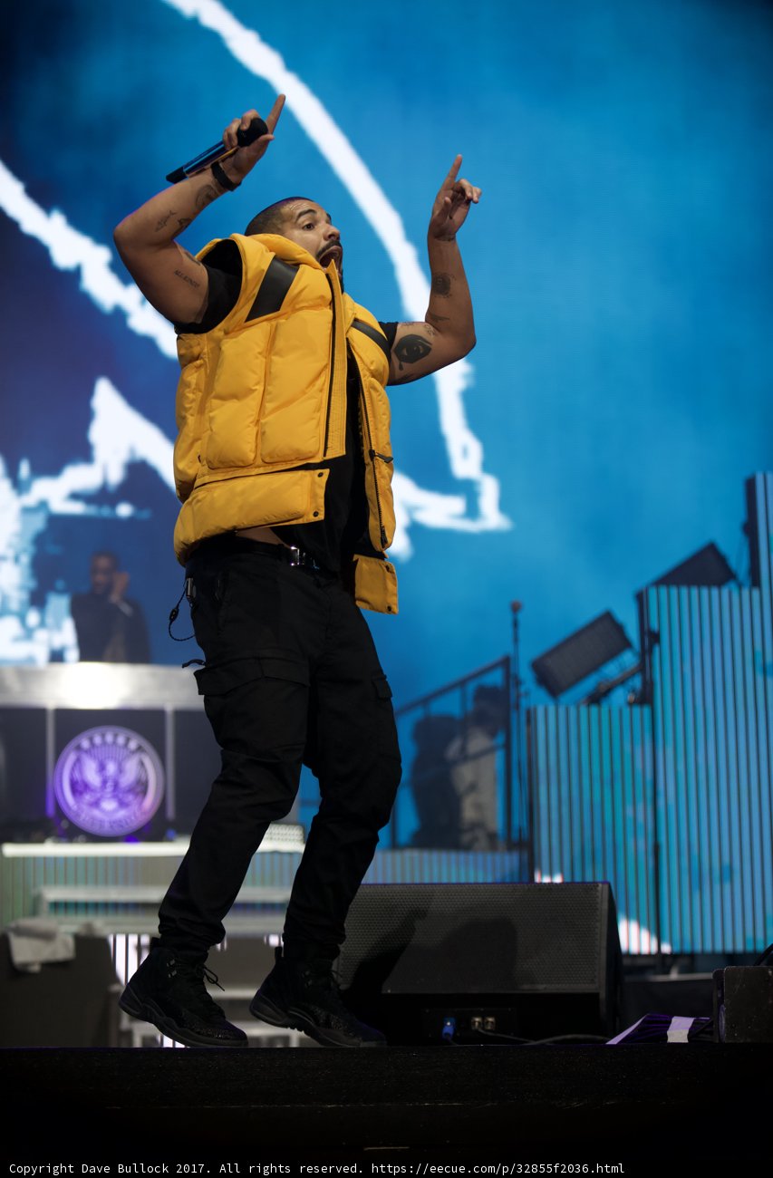 The Epic Solo Performance of Drake at Coachella 2017