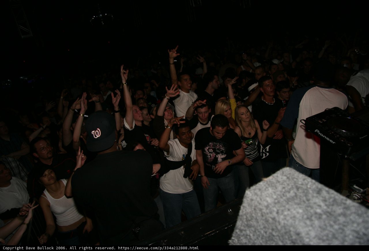 Funktion Viram Concert Crowd Goes Wild