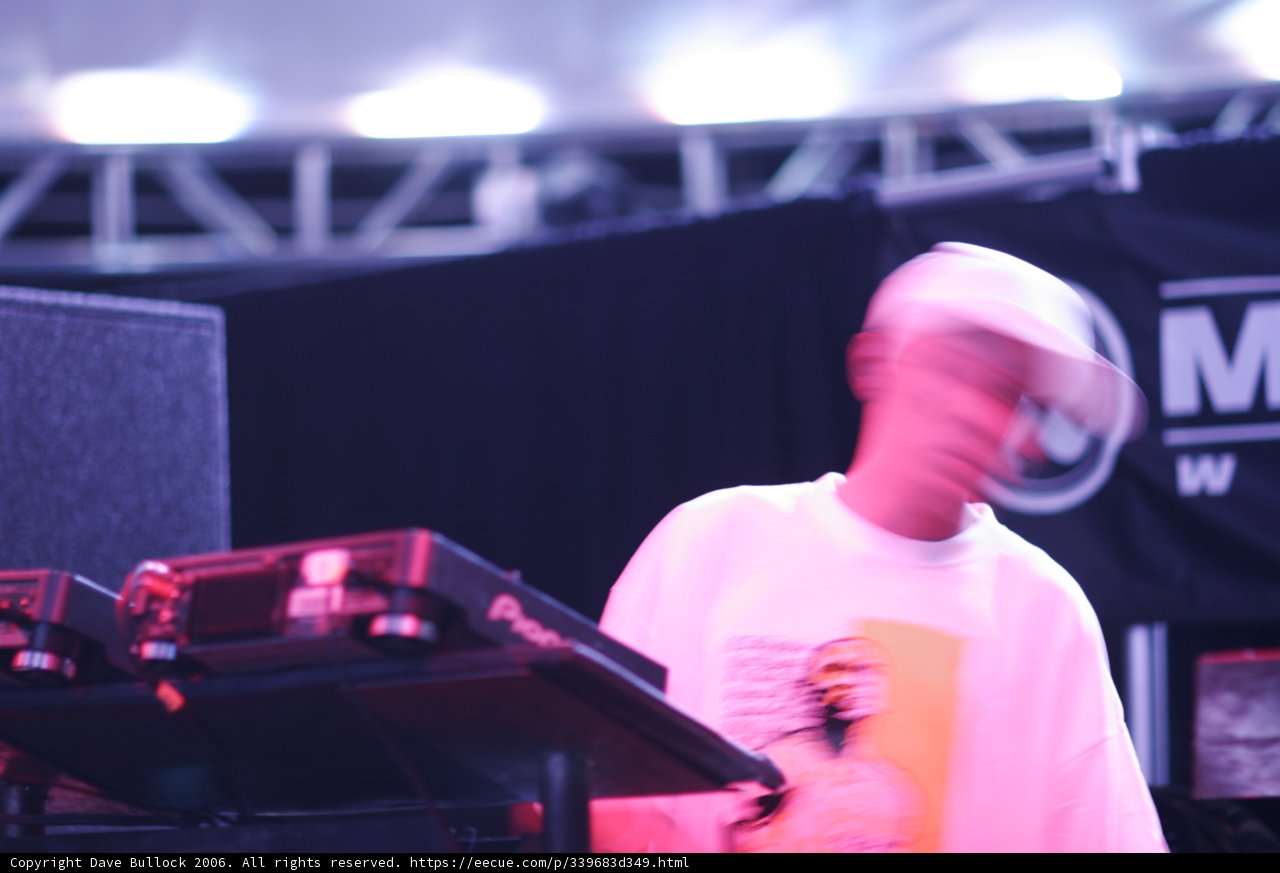 Keyboard champion live in action