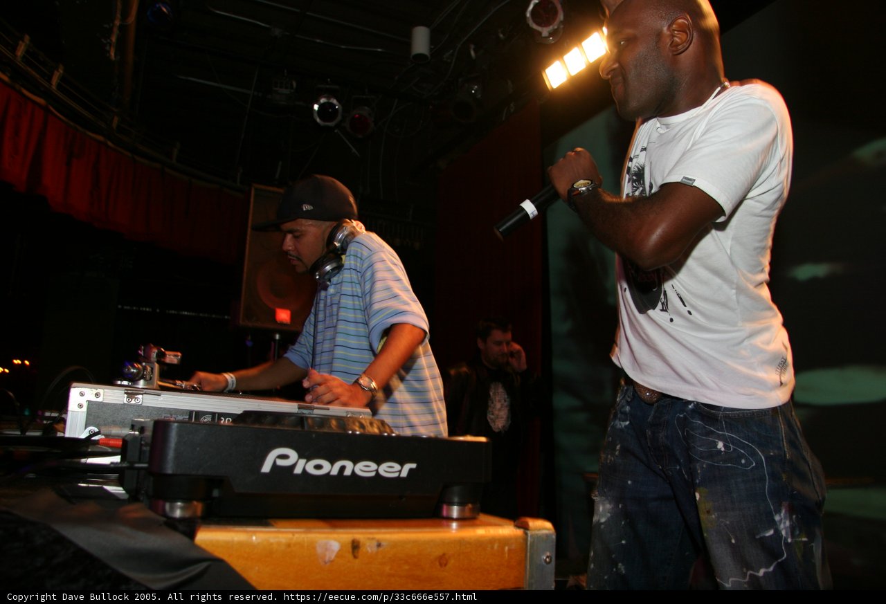 DJ Craze Rocks the Crowd