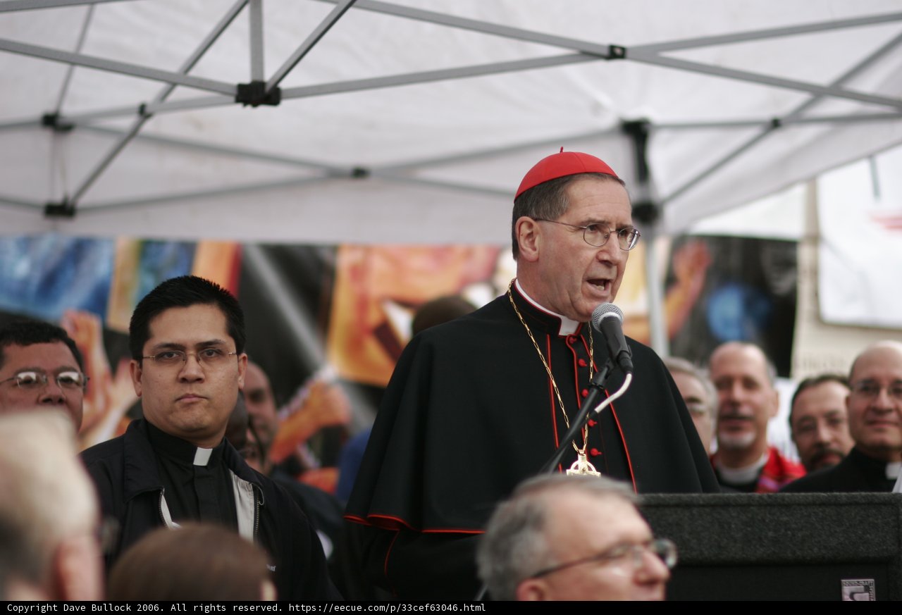 Cardinal Daniel DiNardo speaks at graduation ceremony