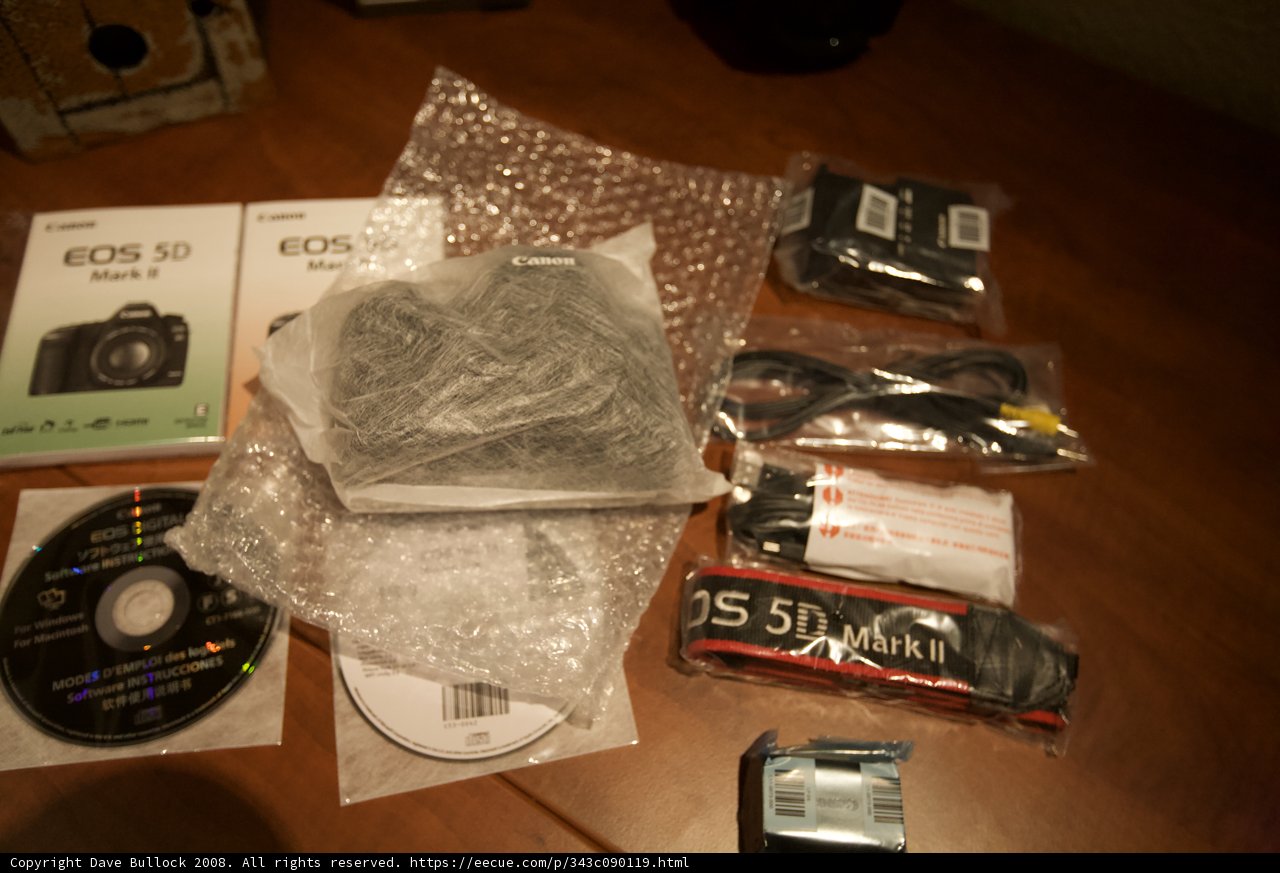 Unboxing the 5D MK II camera