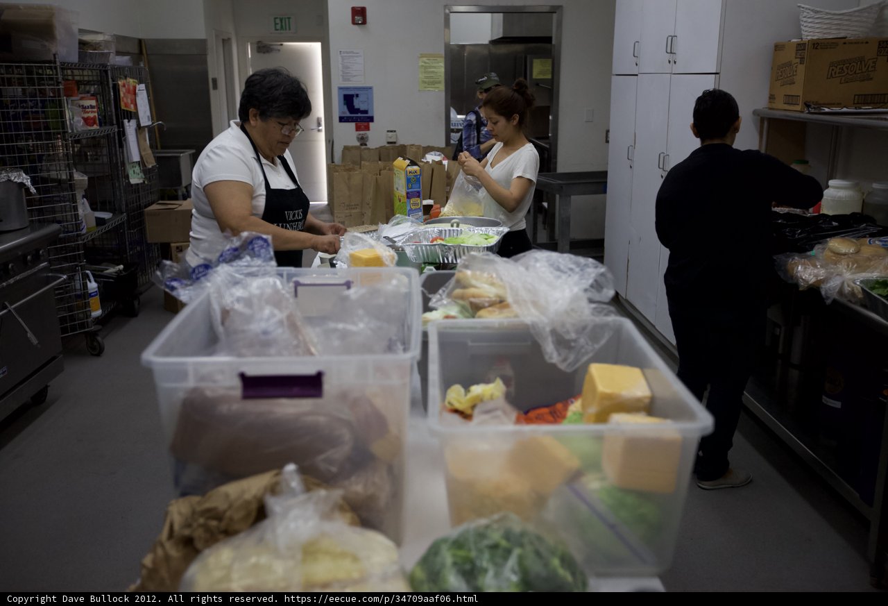 Busy kitchen at Brawerman School