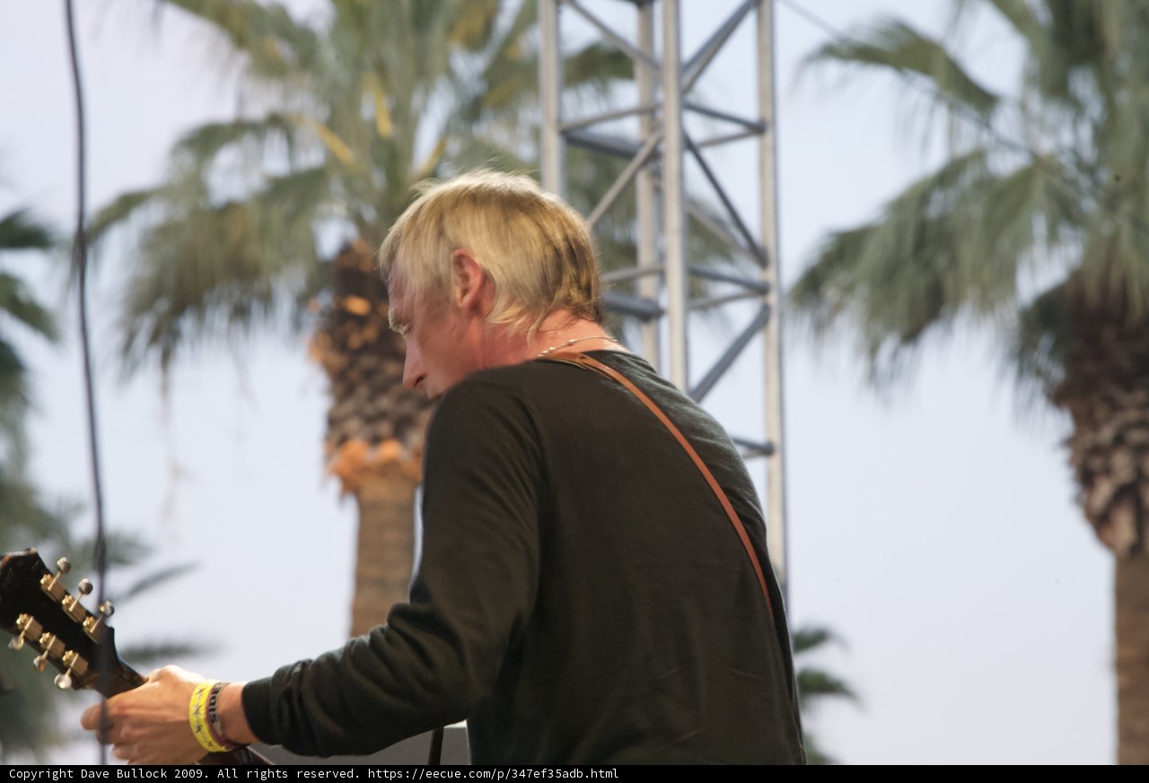 Guitarist serenades the palm trees at Coachella 2009