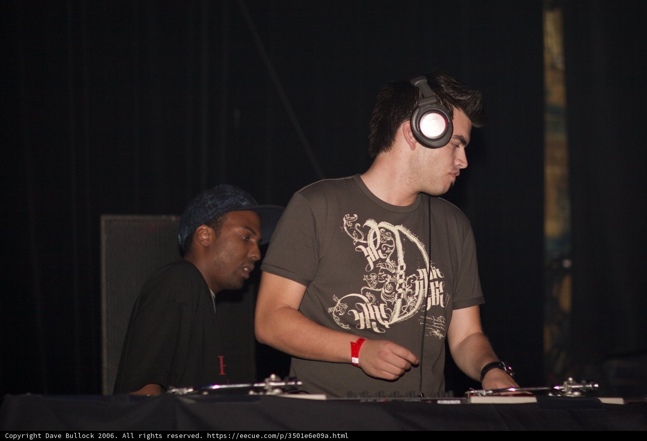 DJ Set in Full Swing