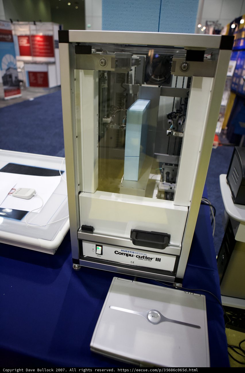 Showcase of Cutting-Edge Computer Hardware at Astro Show