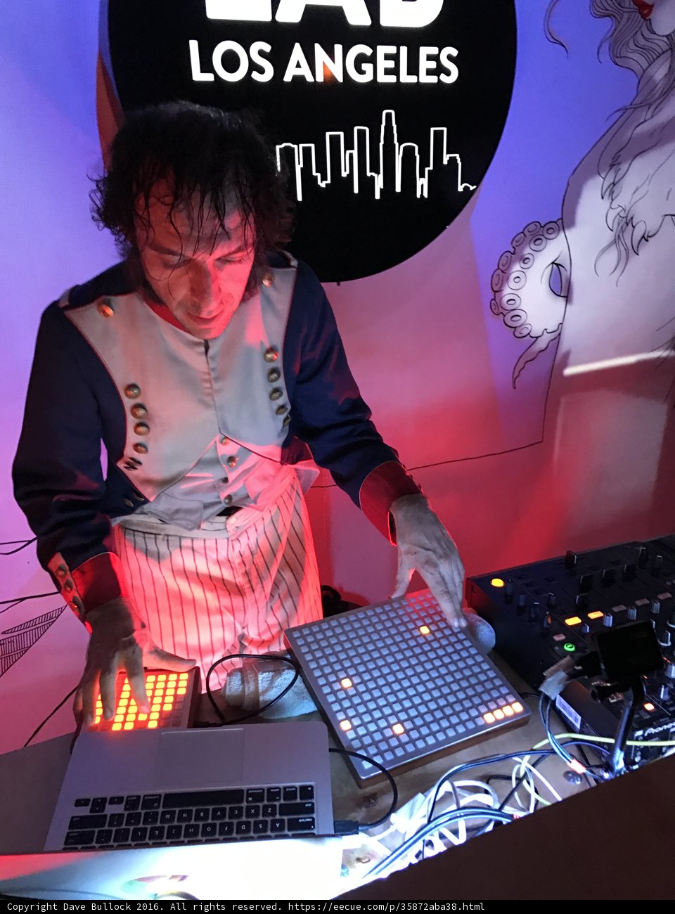 Keyboard Deejay in Los Angeles