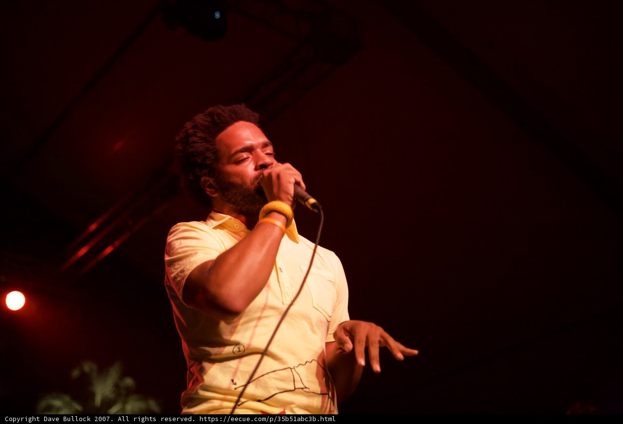 Entertainer in Yellow Shirt Delivers Electrifying Solo Performance