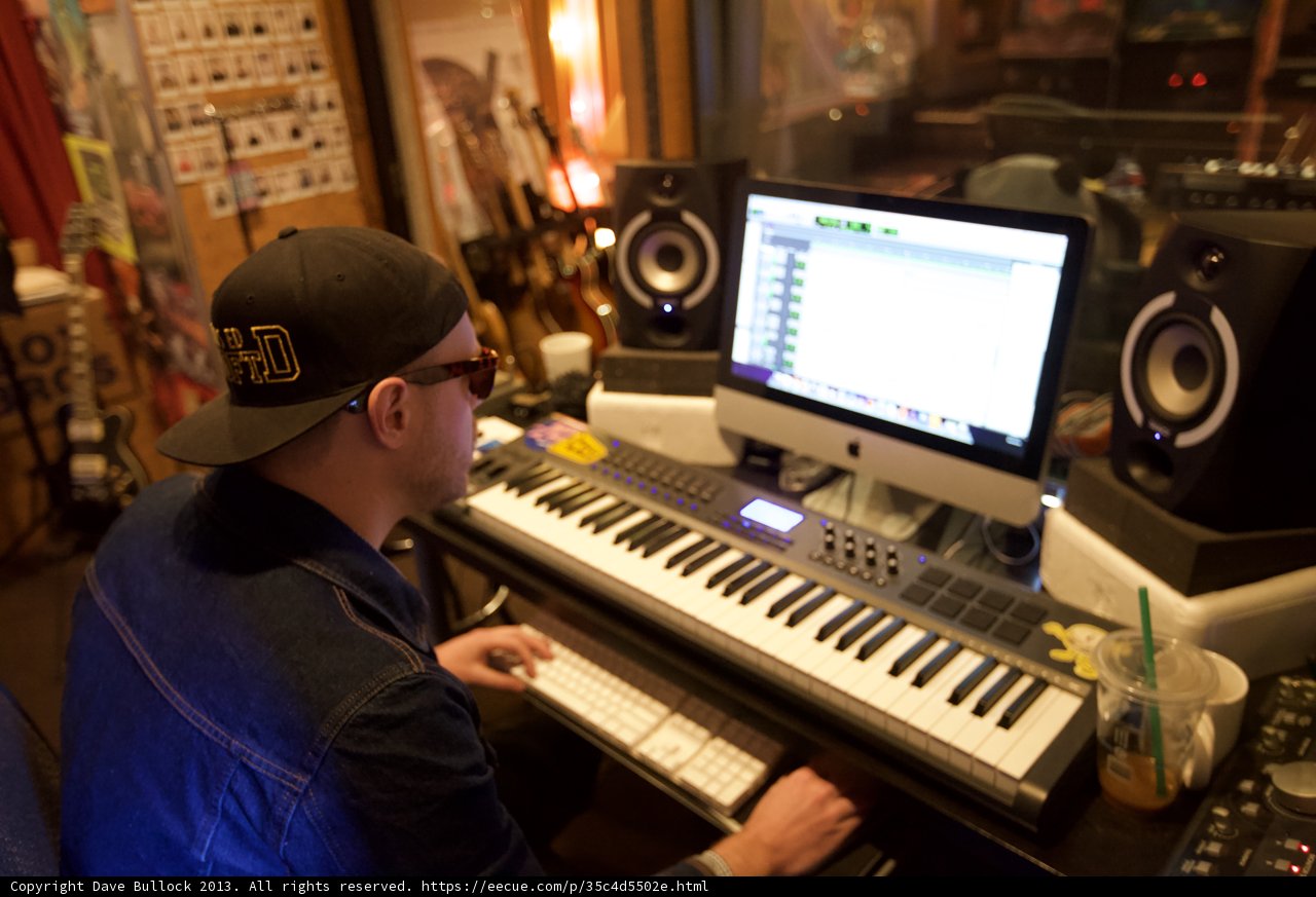 Electronic Keyboard Jam Session