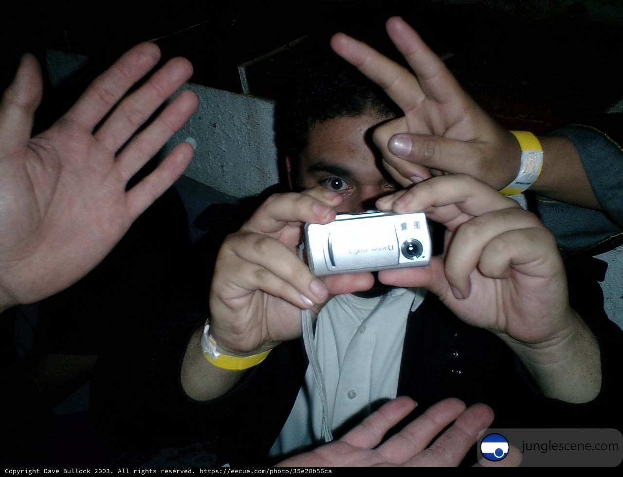 Capturing Memories with Just Your Hands