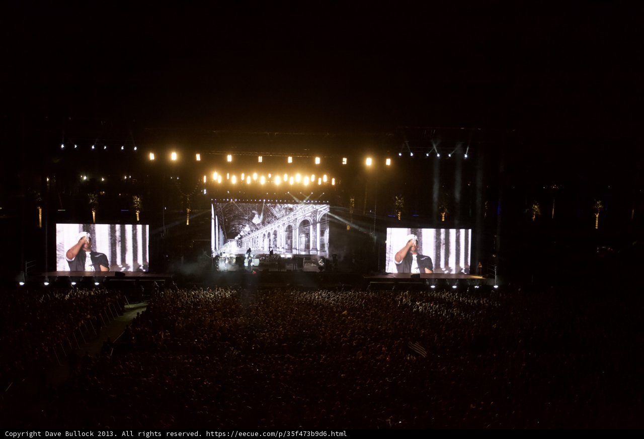 The Electric Atmosphere of Coachella's Main Stage