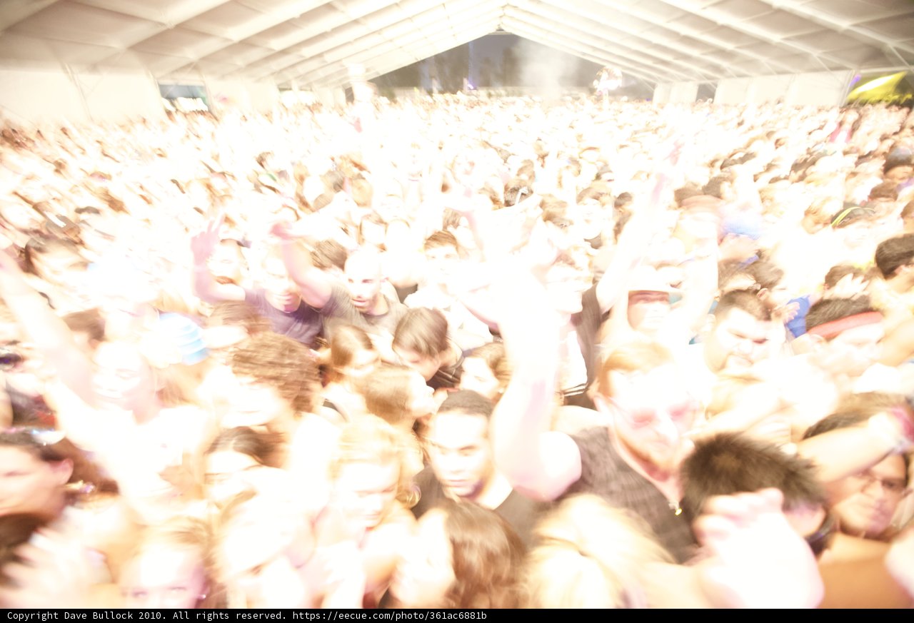 Coachella Crowd Rocks Out to Saturday Night Concert
