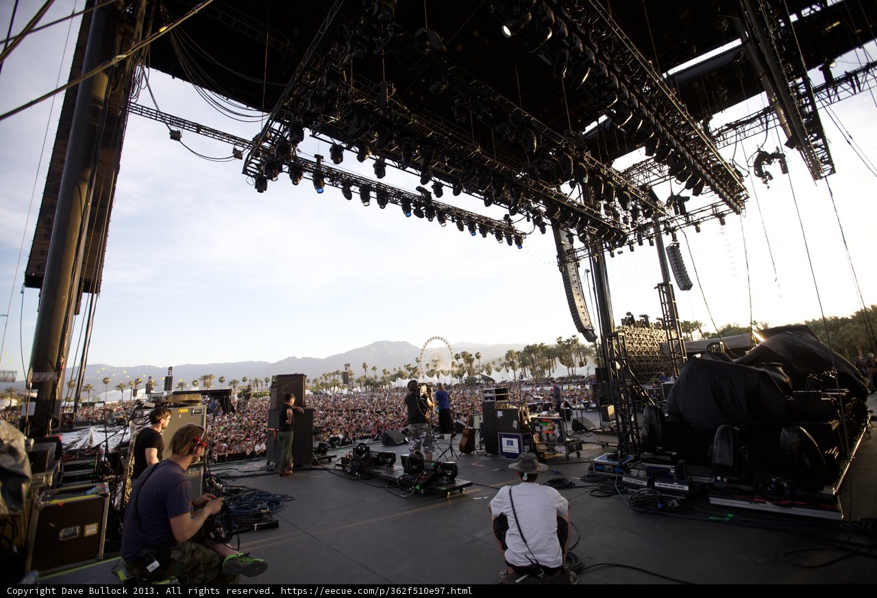 A Sea of Music Lovers