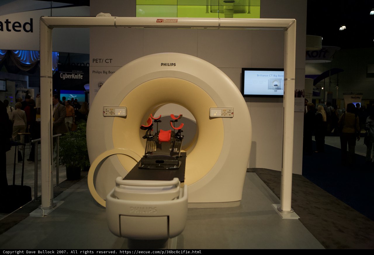 Cutting-Edge MRI Machine Steals the Show at Convention