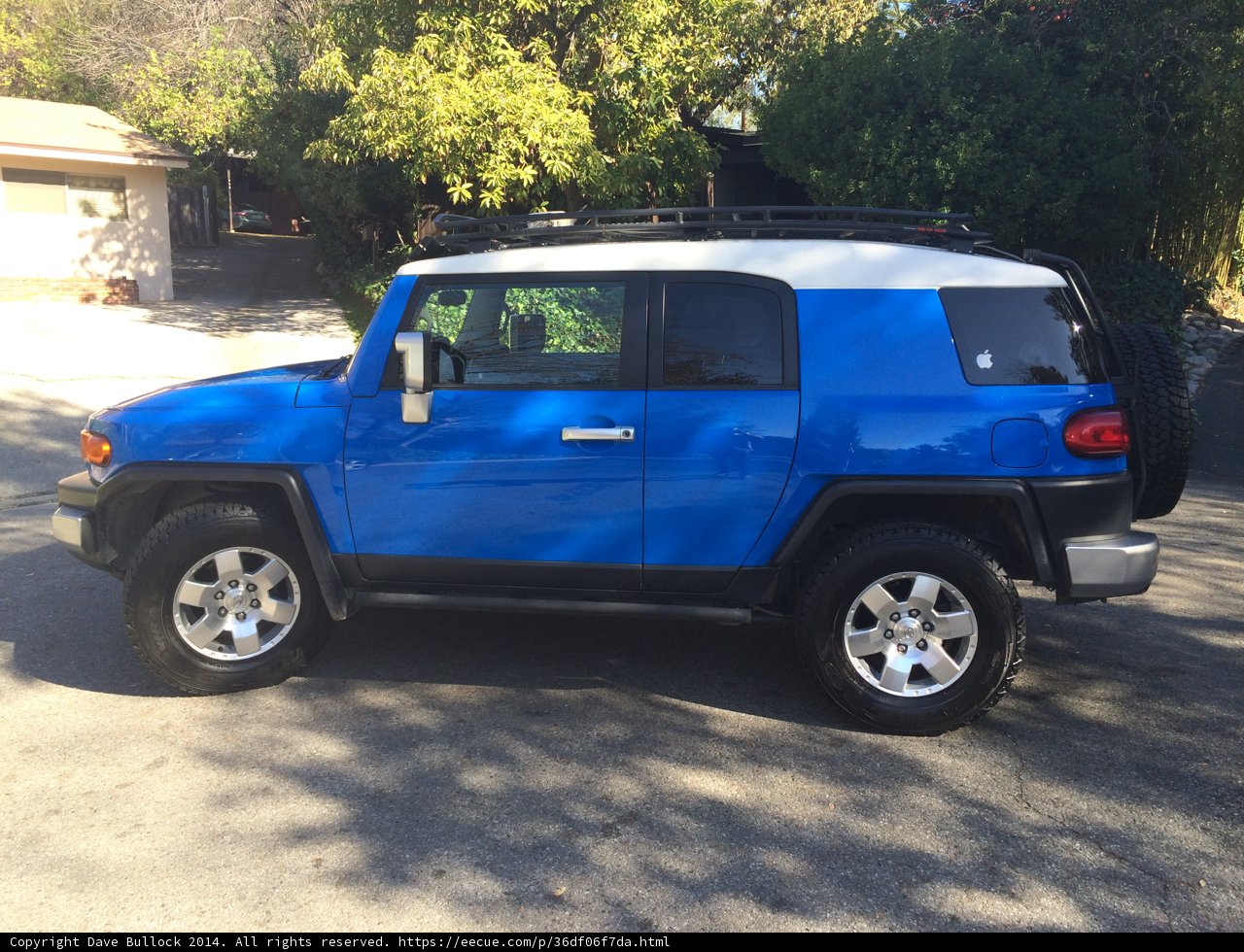 Blue Toyota FJ Cruiser