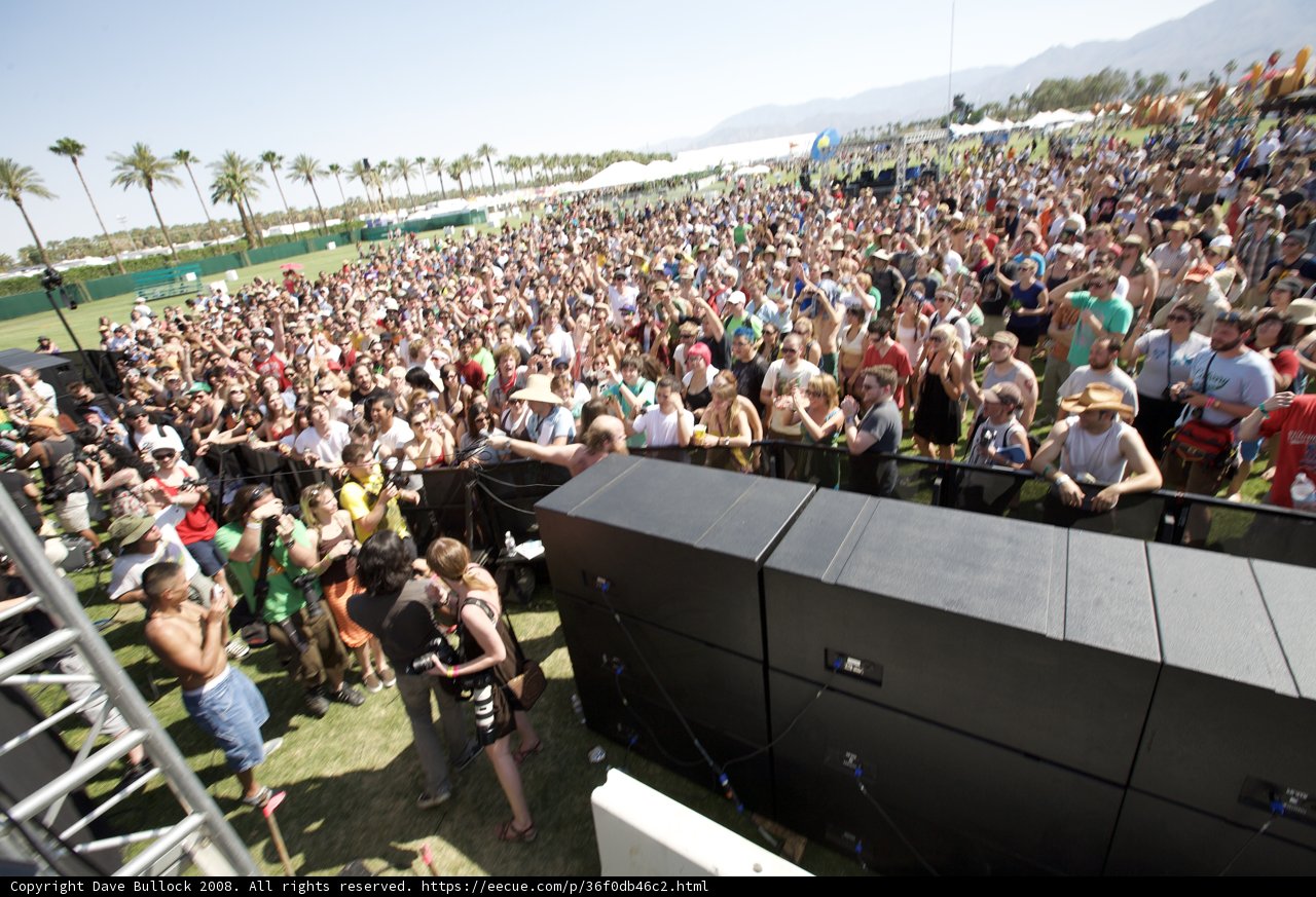 Coachella Music Festival Draws Large Crowd in 2008