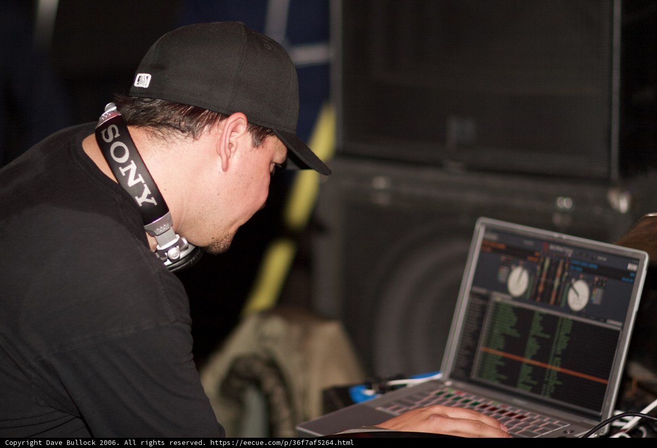 Tech-Savvy Entertainer
