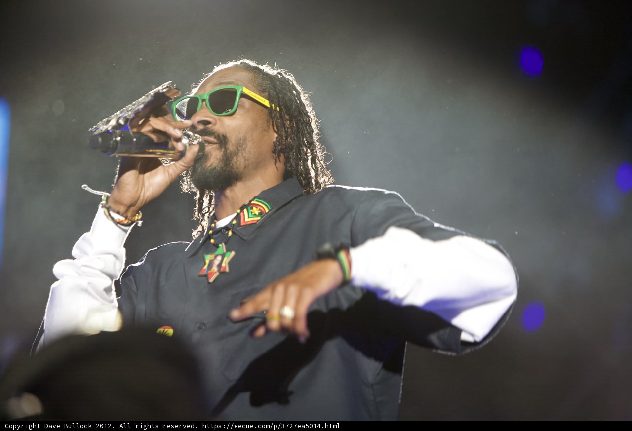 Snoop Dogg Rocks the Stage at iHeart Radio Music Festival
