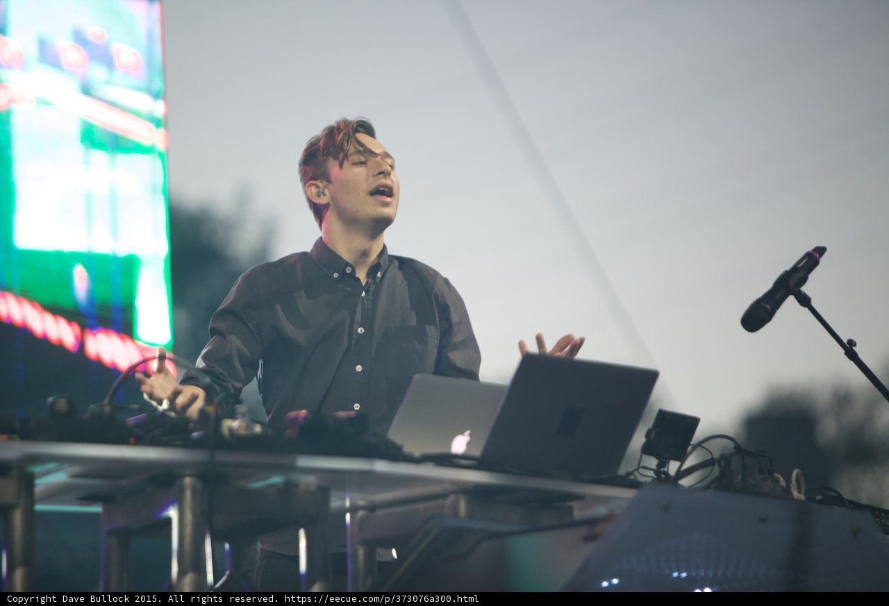 Flume Arms Out Expressive Green
