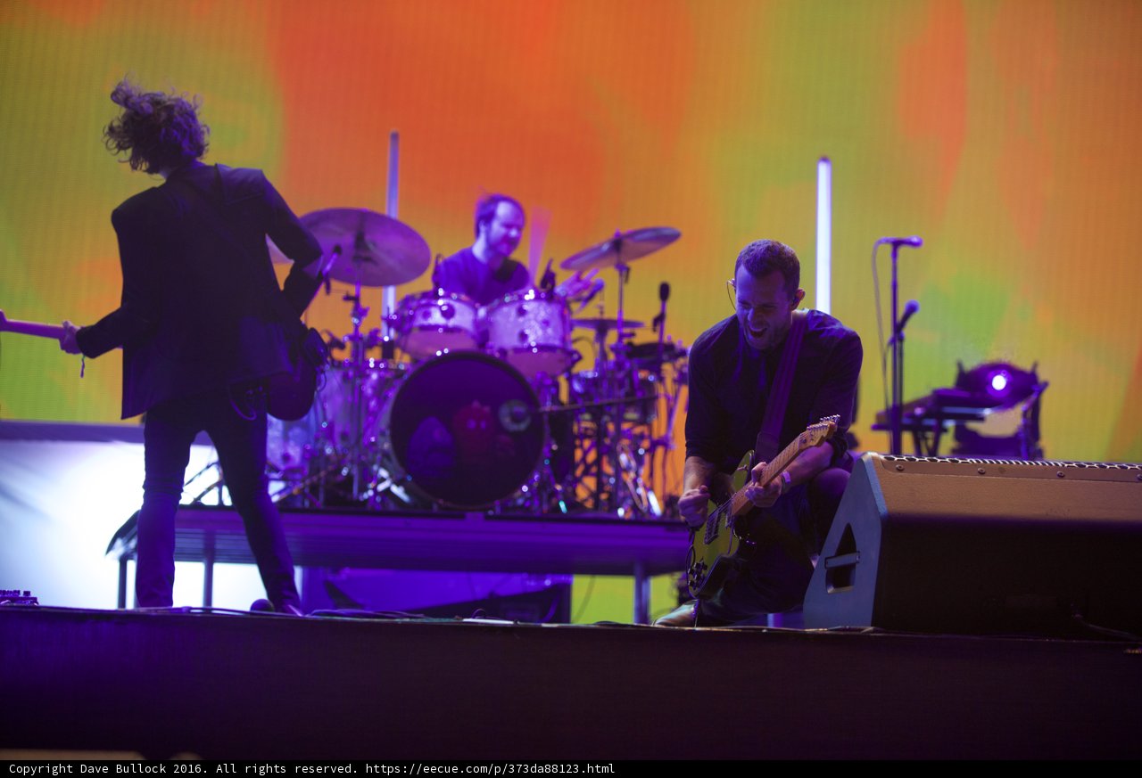 The 1975 Perform at Coachella 2016